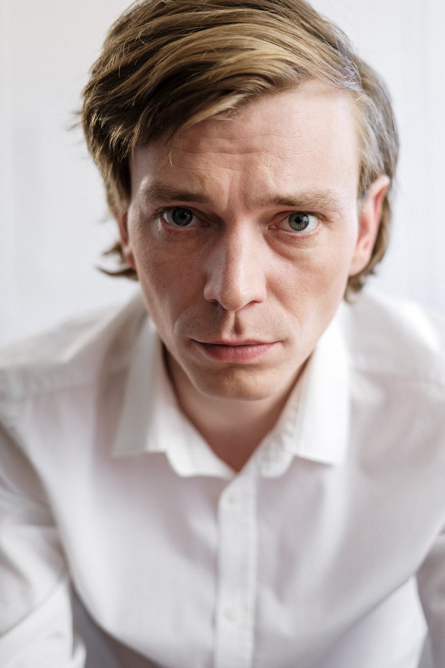 Cómo actuar frente a una persona psicópata, narcisista y sádica: guía clínica para el público general