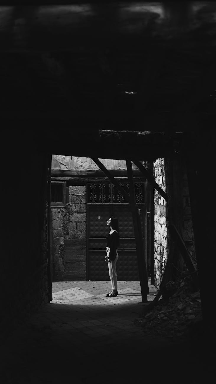 El Ojo que no pestañea: Crónica del silencio y la envidia ajena